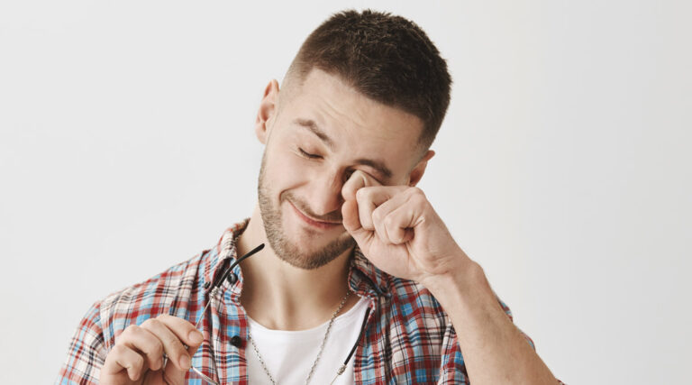 Seus olhos coçam com frequência?