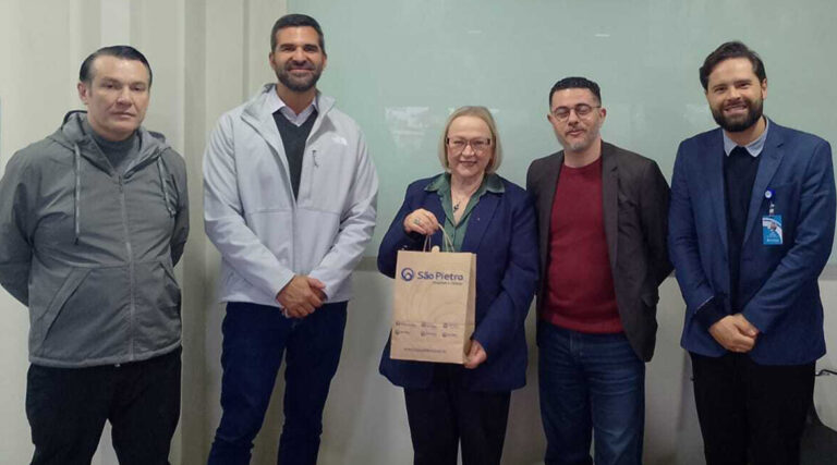 Ex-secretária da Saúde do Rio Grande do Sul visita Hospital Banco de Olhos e conhece estrutura de excelência em oftalmologia